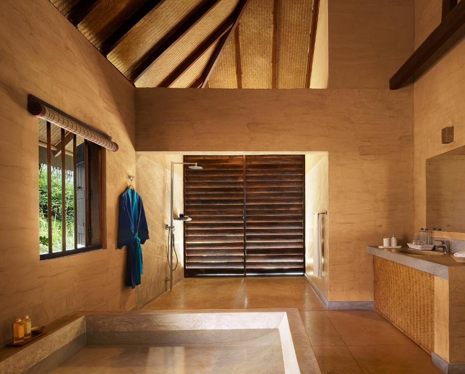 Garden Dwelling with Pool image 2